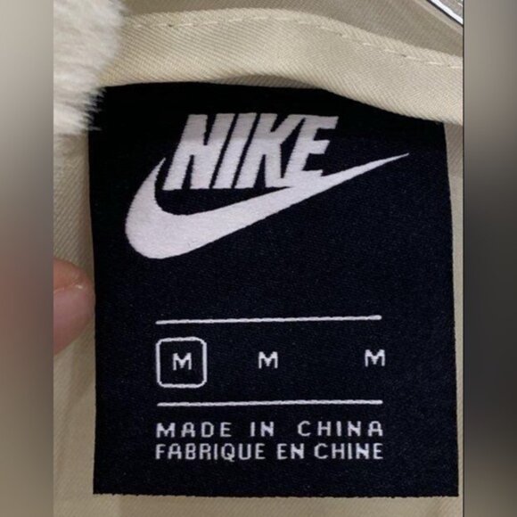Nike M Faux fur Cream and Black Teddy Jacket - Picture 3 of 3